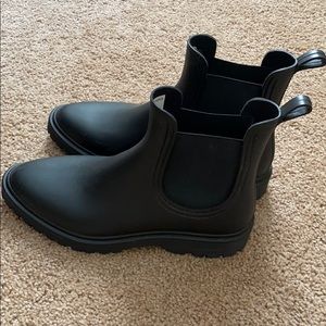 Ankle rain boots